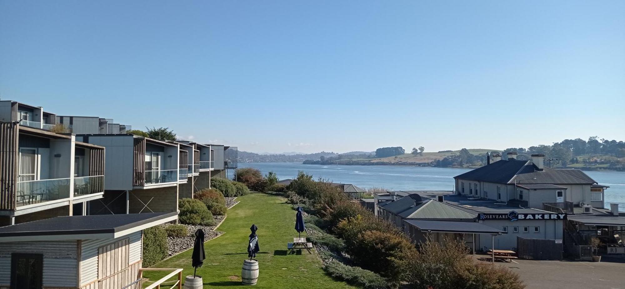 Rosevears Riverview Hotel Exterior photo
